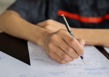 इयत्ता १०वी चे विद्यार्थी आता परीक्षा न देता होणार पास ?