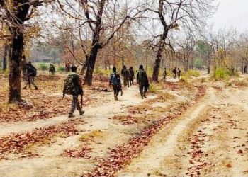 नक्षल्यांच्या भ्याड हल्ला, २२ जवान शहीद.!