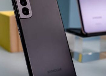 Samsung कडून सर्वात स्वस्त स्मार्टफोन लवकरच लॉंच, फीचर्स आणि किंमत जाणून घ्या !
