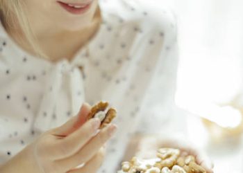 काजू खाण्याचे हे फायदे माहिती नसेल तर जाणून घ्या लगेच !